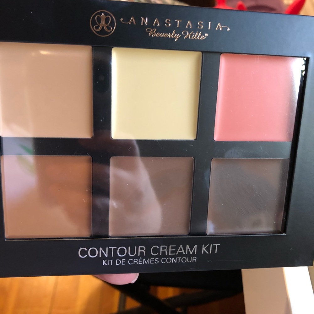 Anastasia Beverly Hills Medium Contour
